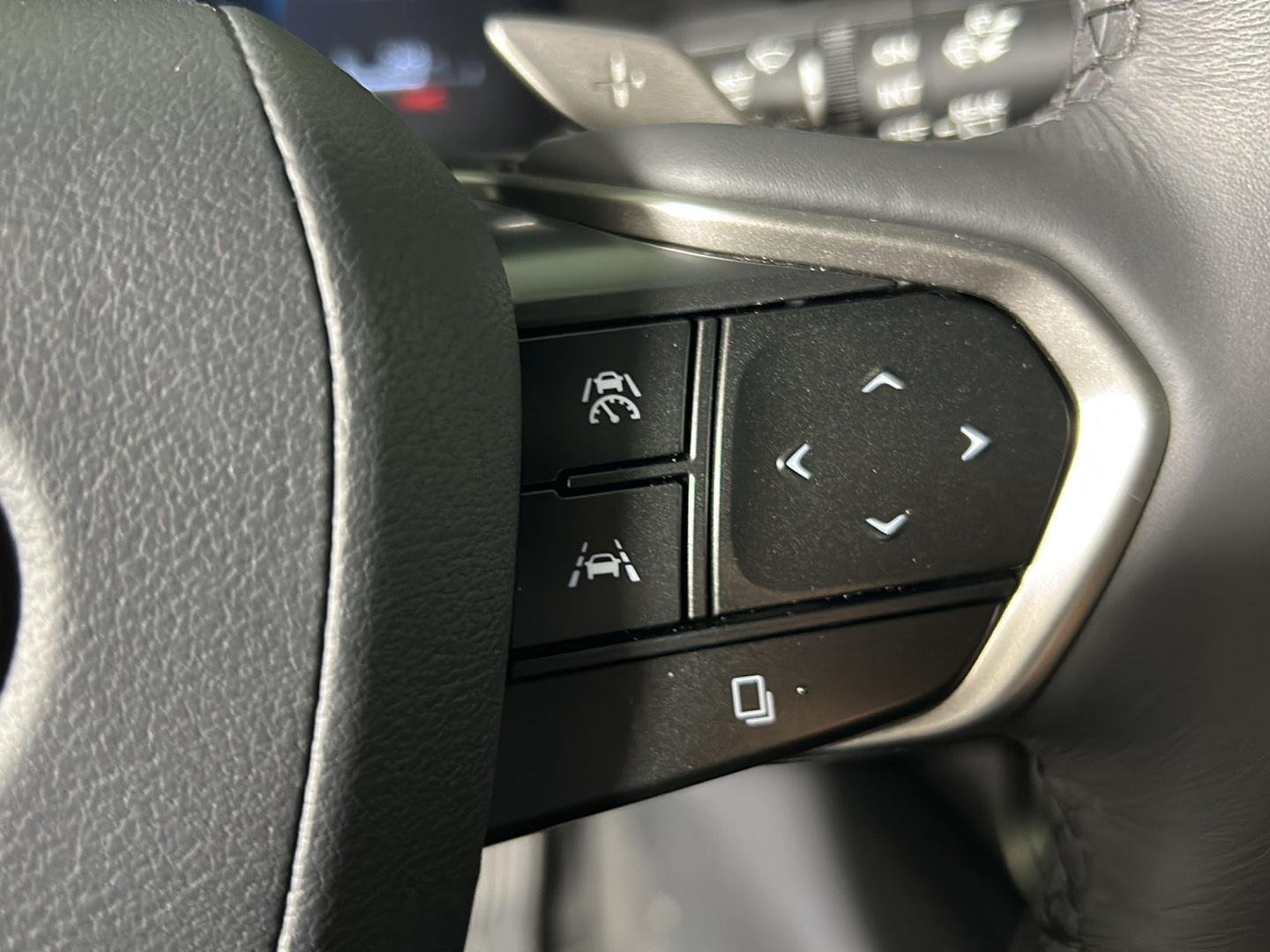 Used 2025 Nightfall Mica Lexus RX 350h Premium Plus image 33