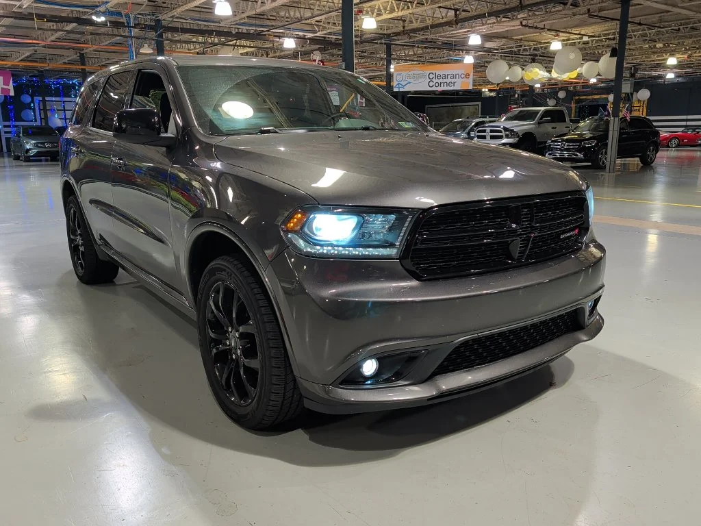 Used 2020 Gray Dodge SXT Plus image 5