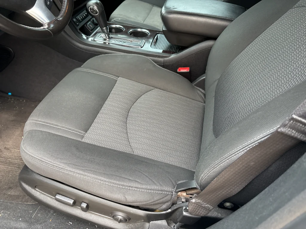Used 2017 Summit White Chevrolet LT image 4