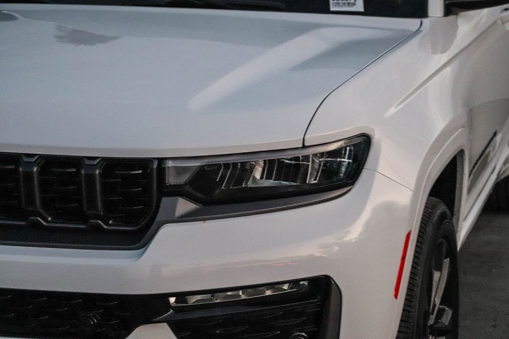 New 2026 Bright White Clearcoat Jeep Limited Reserve image 5