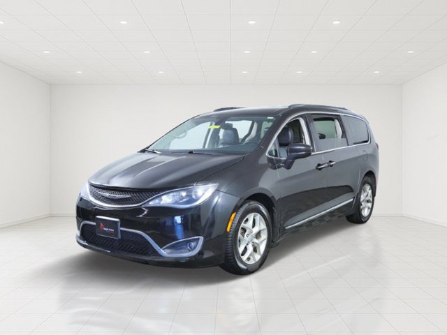 Used 2017 Chrysler Pacifica Touring-L Plus with VIN 2C4RC1EG8HR832472 for sale in Shakopee, MN