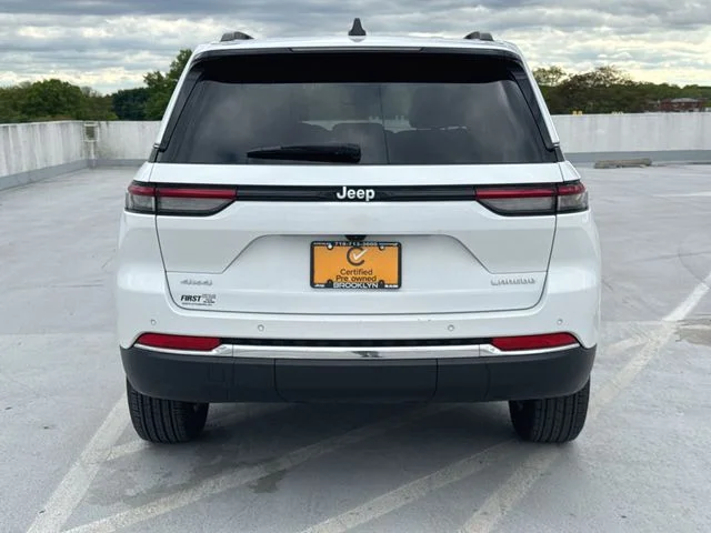 Used 2024 White Jeep Laredo X image 6