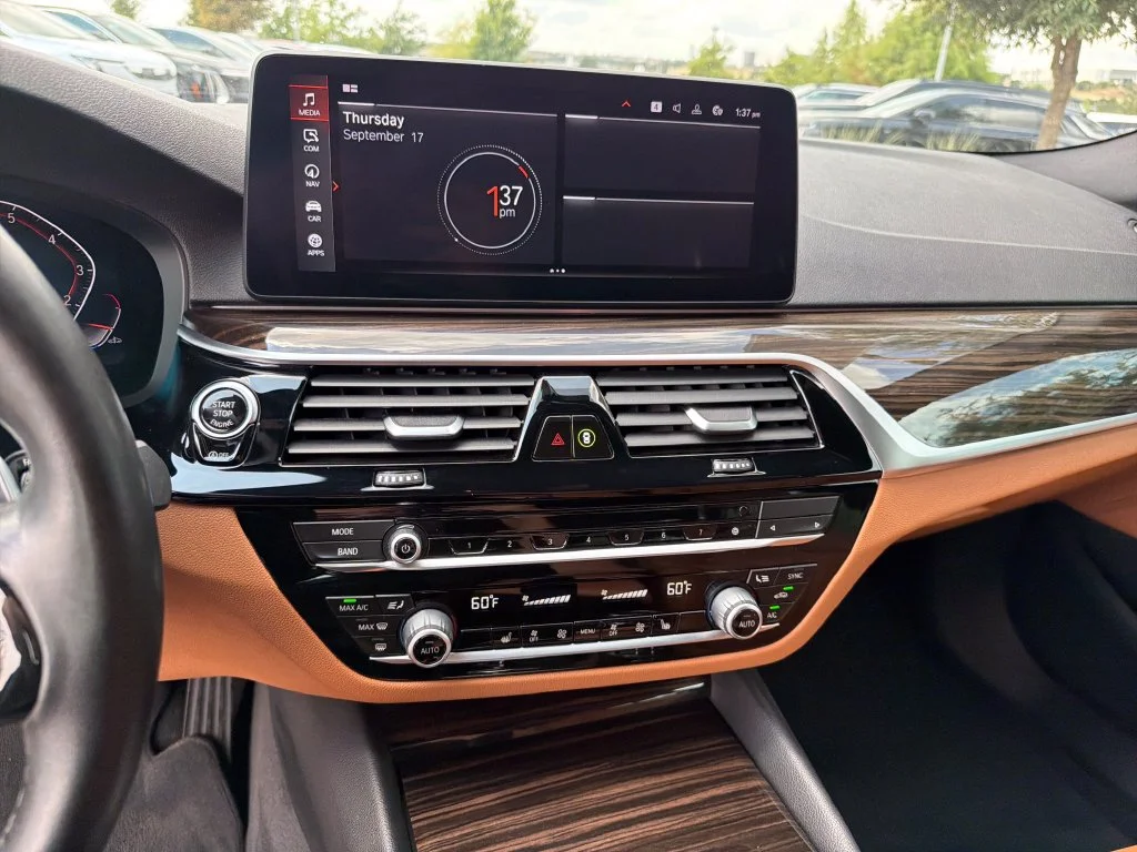 Used 2021 Gray BMW 530i image 23
