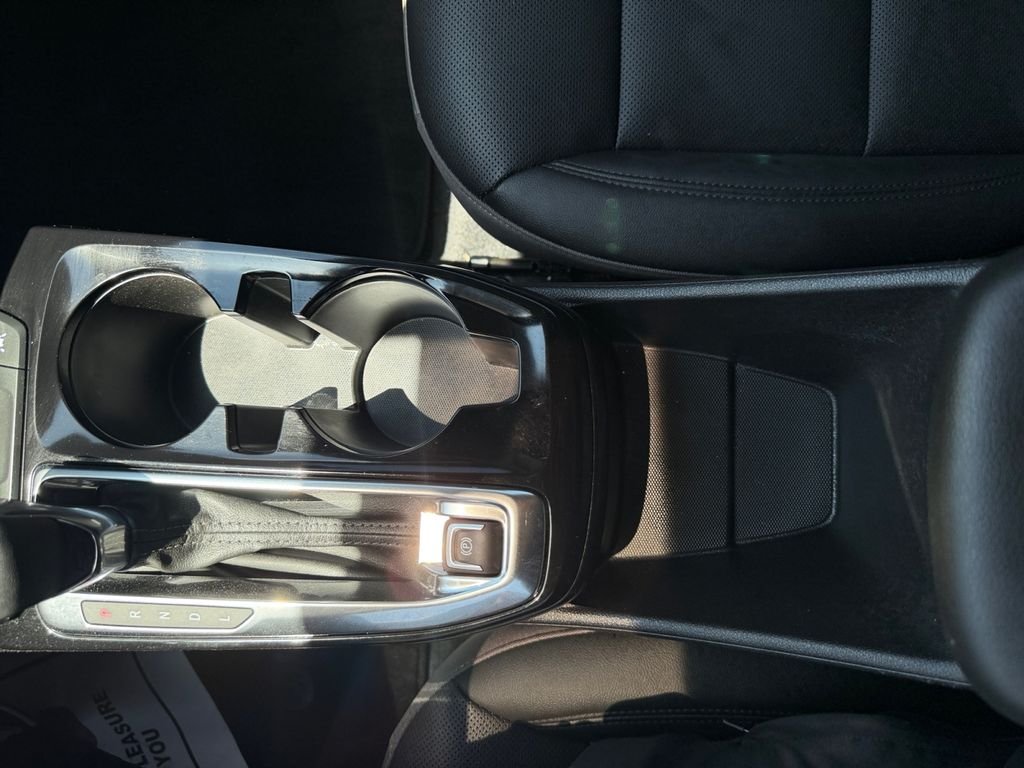 Used 2025 White Chevrolet ACTIV image 23