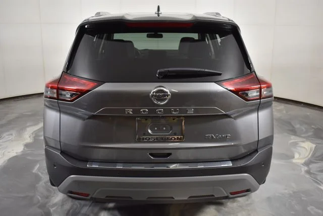 Used 2021 Gray Nissan SV image 8