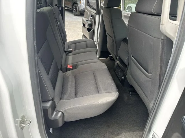 Used 2018 White Chevrolet LT image 11