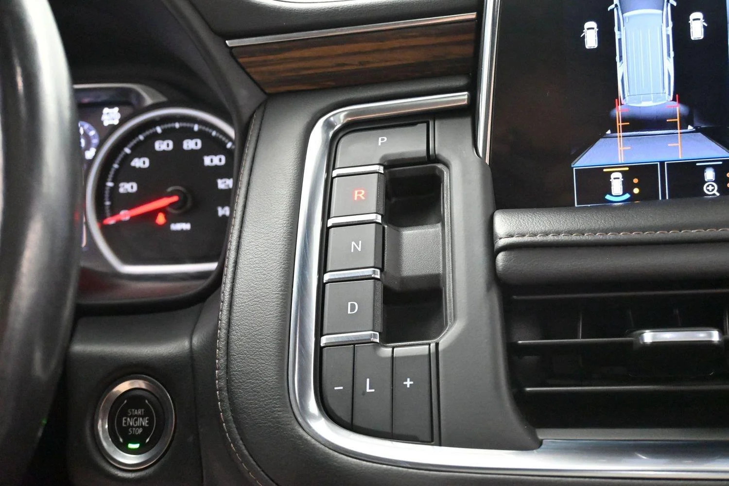 Used 2021 IRIDESCENT PEARL TRICOAT Chevrolet High Country image 25