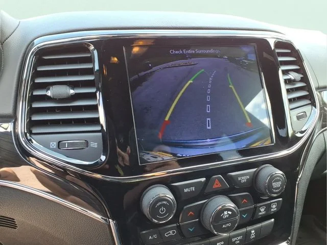 Used 2019 Silver Jeep Overland image 30