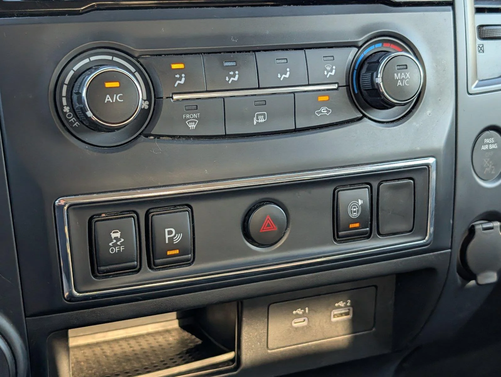 Used 2022 Super Black Nissan SV image 18