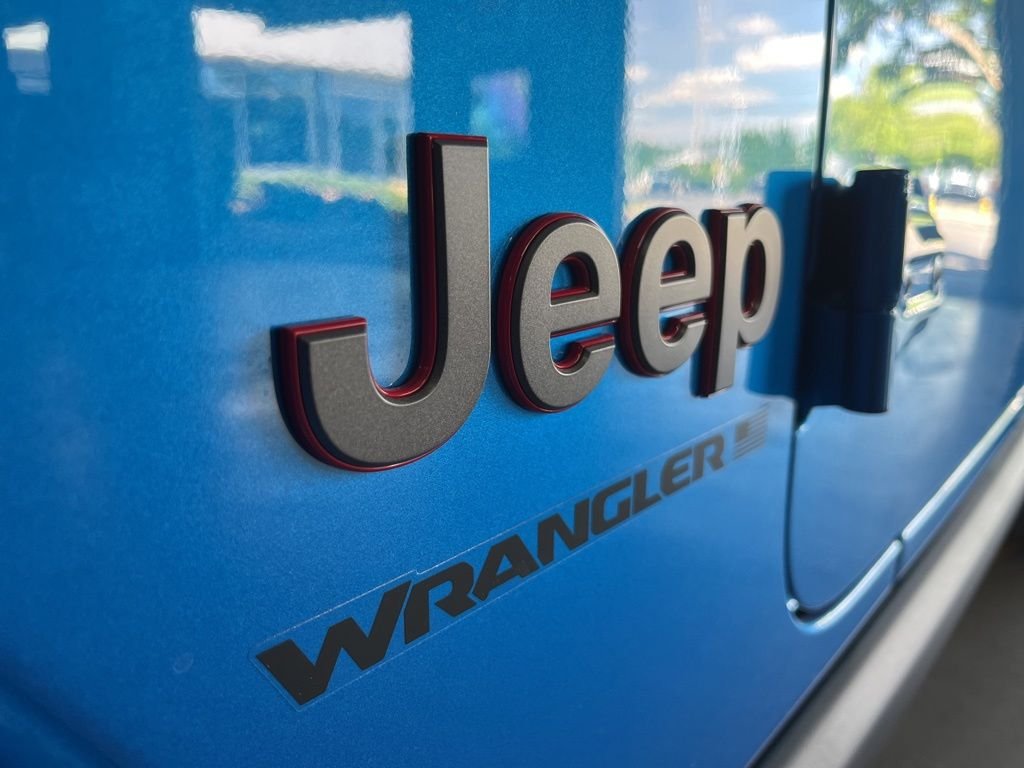 New 2026 Hydro Blue Pearl-Coat Exterior Paint Jeep Rubicon X image 14