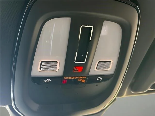 Used 2023  Volvo Plus Bright Theme image 26