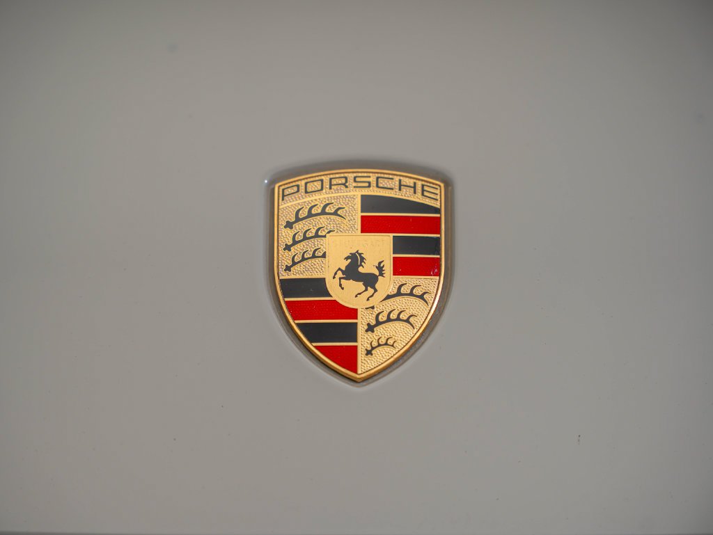 Used 2018 Chalk Porsche 4S image 13