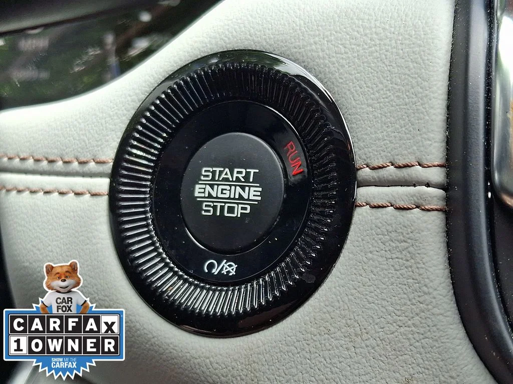 Certified Used 2022 Silver Jeep Limited image 23