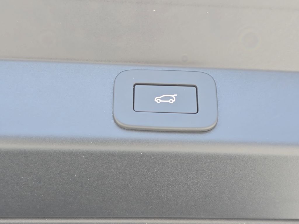 New 2026 Santorini Black LAND ROVER Dynamic SE image 13