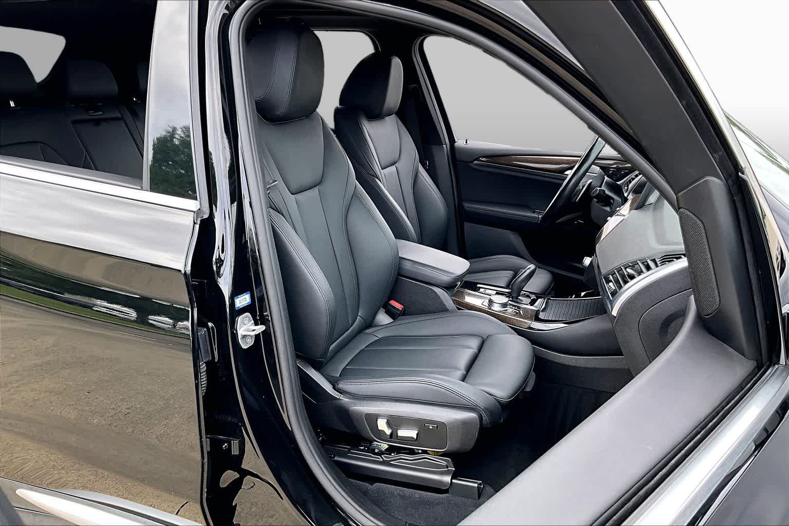Used 2020 Jet Black BMW sDrive30i image 8