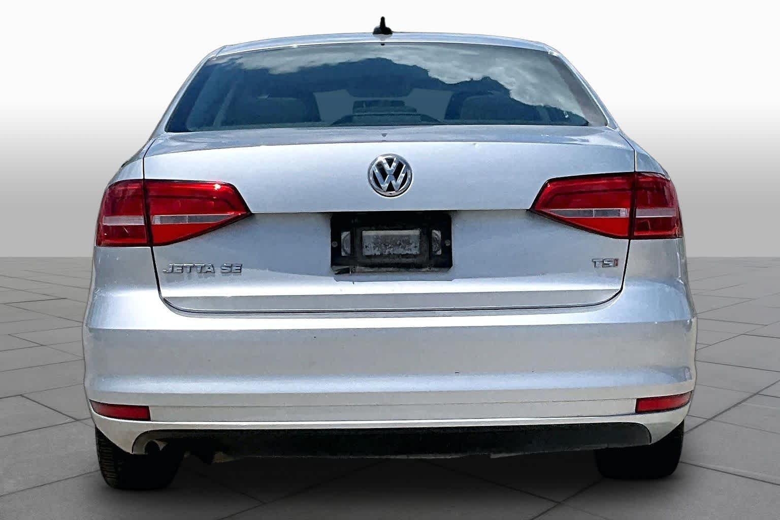 Used 2015 Moonrock Silver Metallic Volkswagen 1.8T SE image 5
