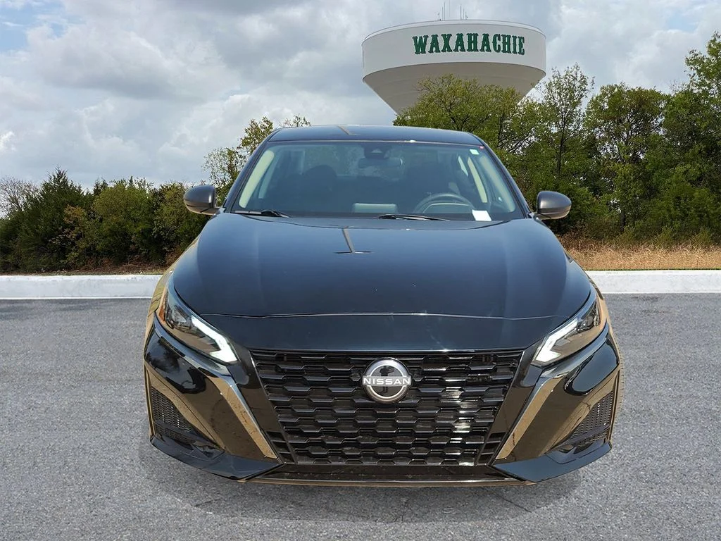 Used 2025 Black Nissan 2.5 SV image 2