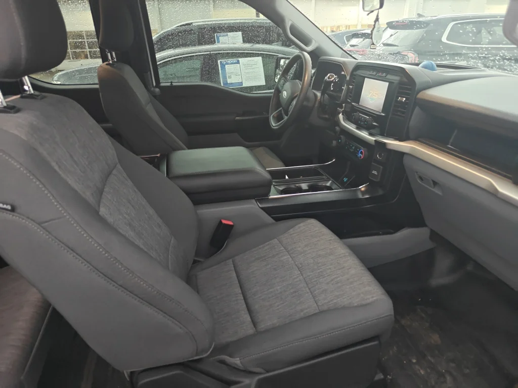 Used 2023 Oxford White Ford XL image 4