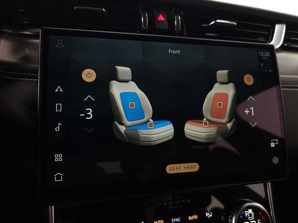 Used 2022  Jaguar R-Dynamic SE image 27