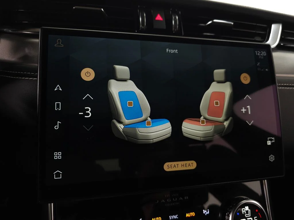 Used 2022  Jaguar R-Dynamic SE image 27