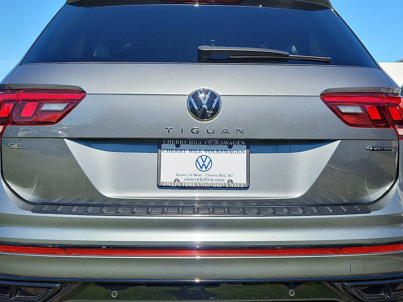 Certified Used 2024 Platinum Gray Metallic   2R2r Volkswagen SE R-Line Black image 31