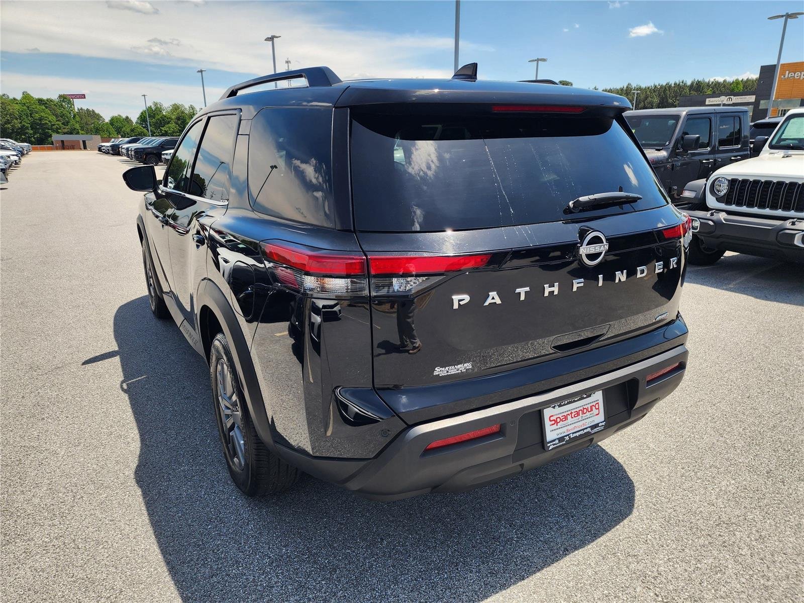 Used 2025 Super Black Nissan SV image 4