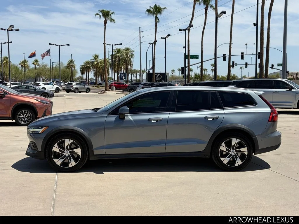 Used 2020 Gray Volvo T5 image 3