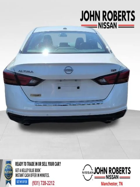 Used 2023 White Nissan 2.5 SR image 13
