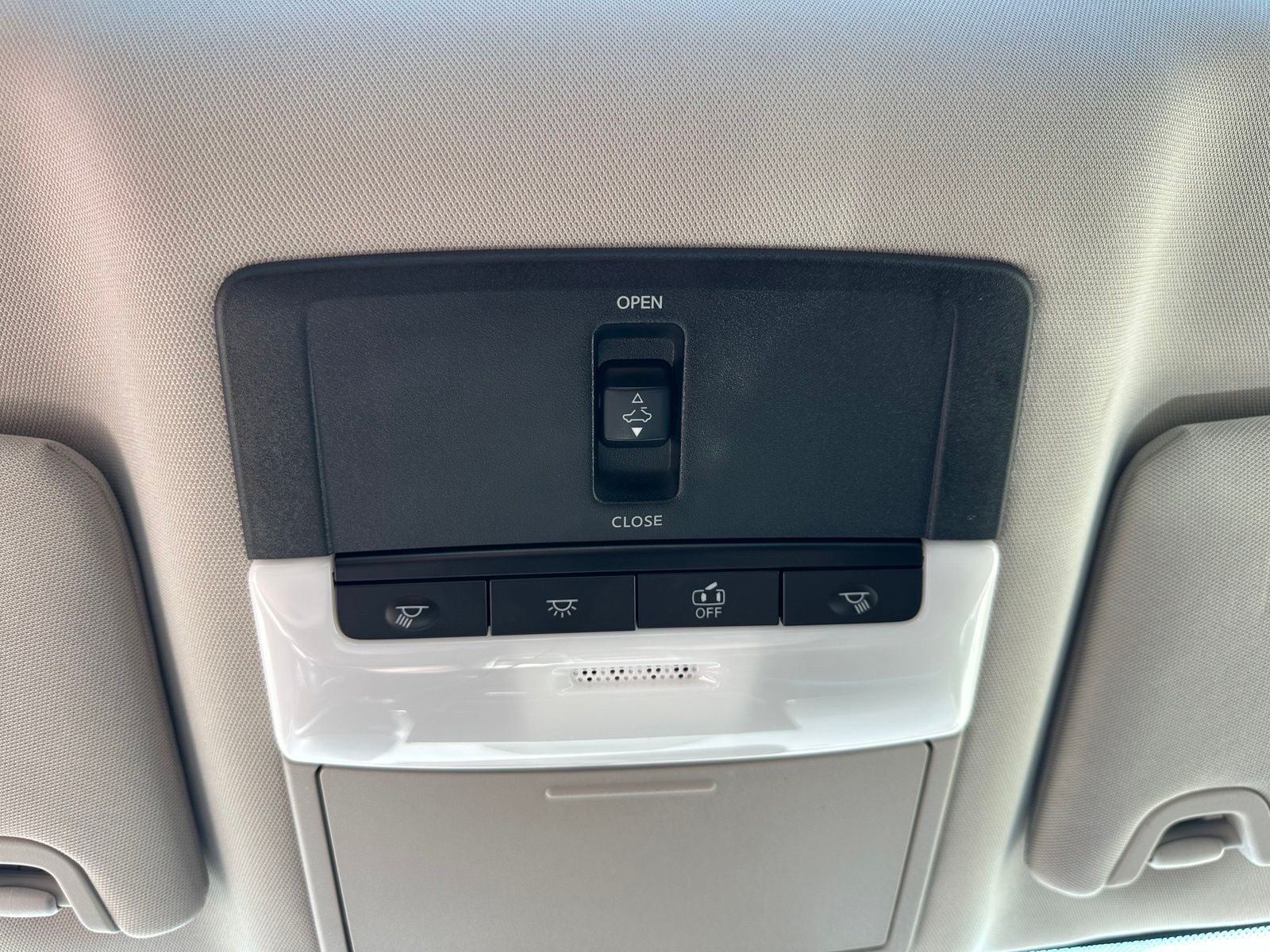 Used 2025 Gray Nissan 2.5 SR image 29