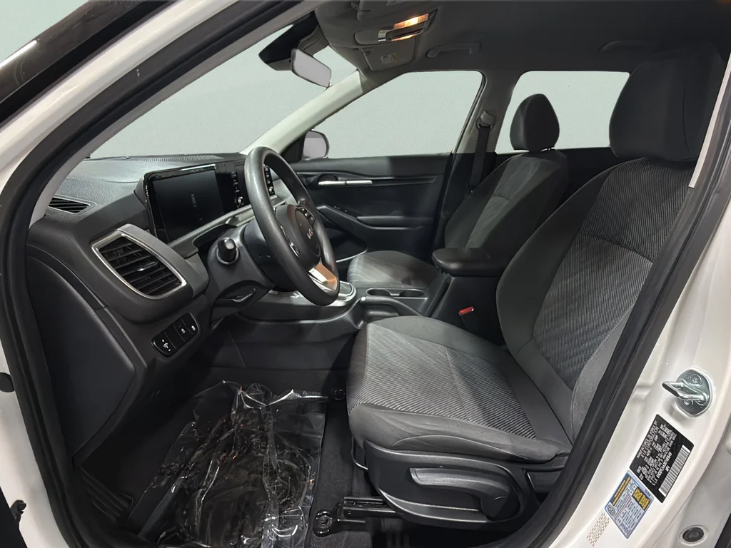 Used 2024 White Kia LX image 10