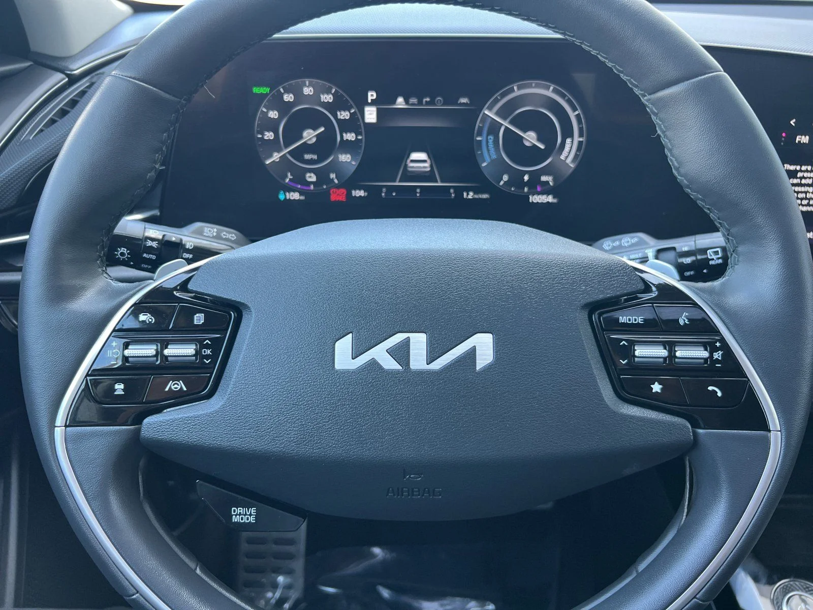 Certified Used 2023 White Kia Wave image 23