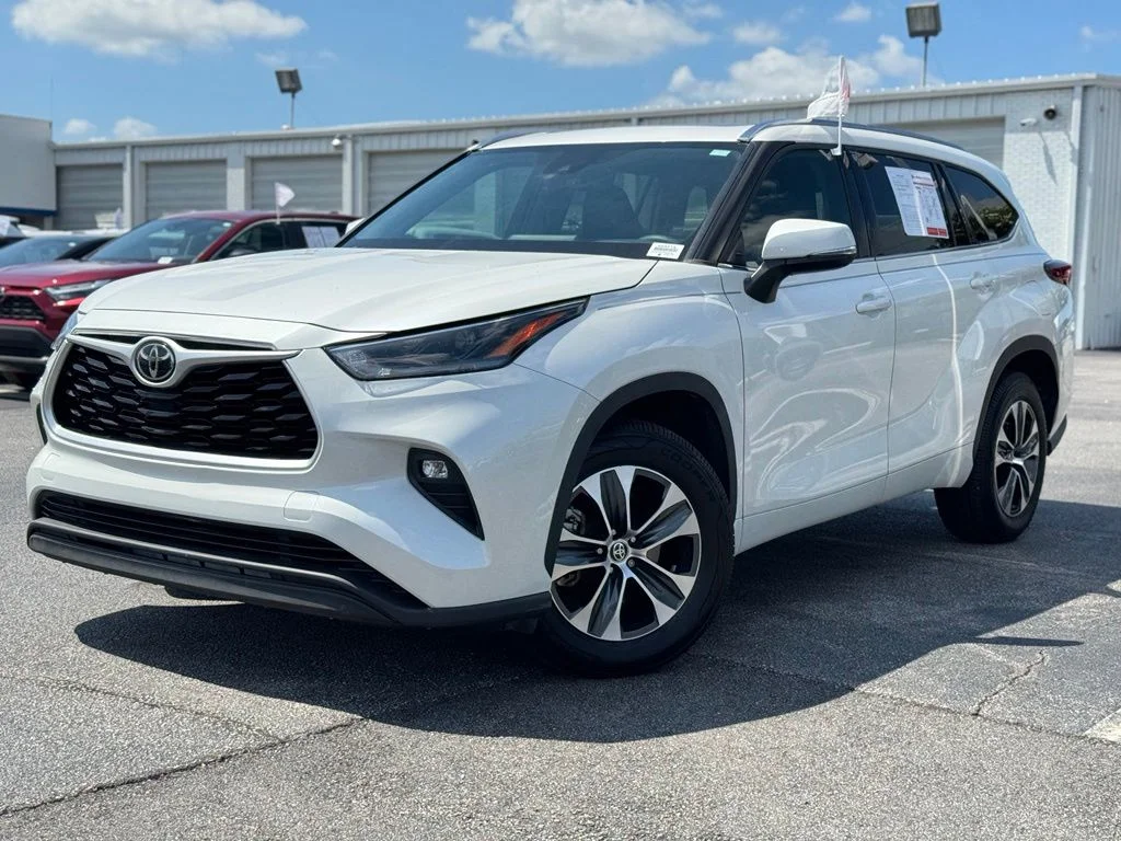 Certified Used 2021 White Toyota XLE image 6