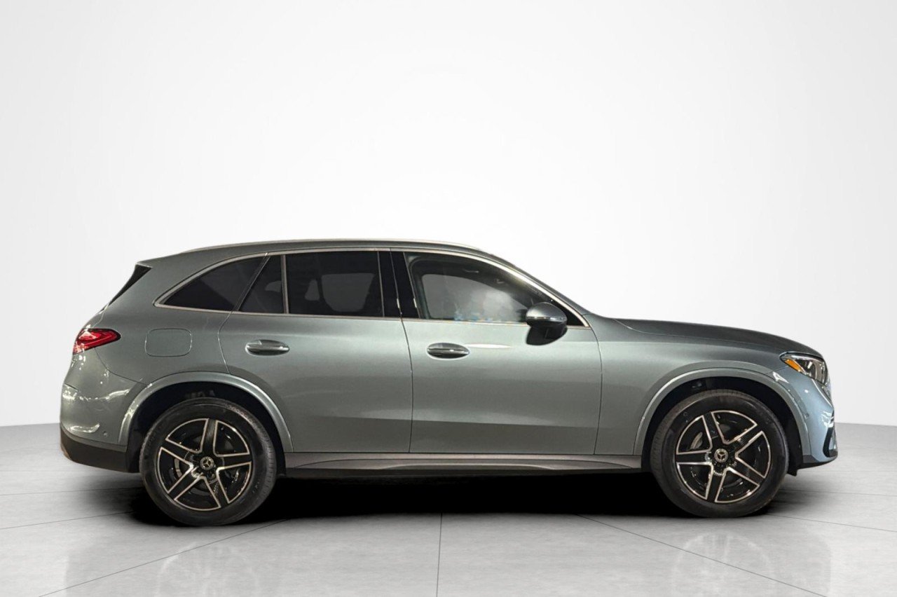 New 2026 Verde Silver Metallic Mercedes-Benz GLC 300 SUV image 6
