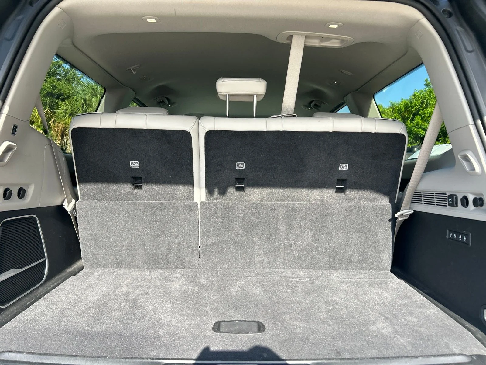 Used 2023 Bright White Clearcoat Jeep Series III image 40
