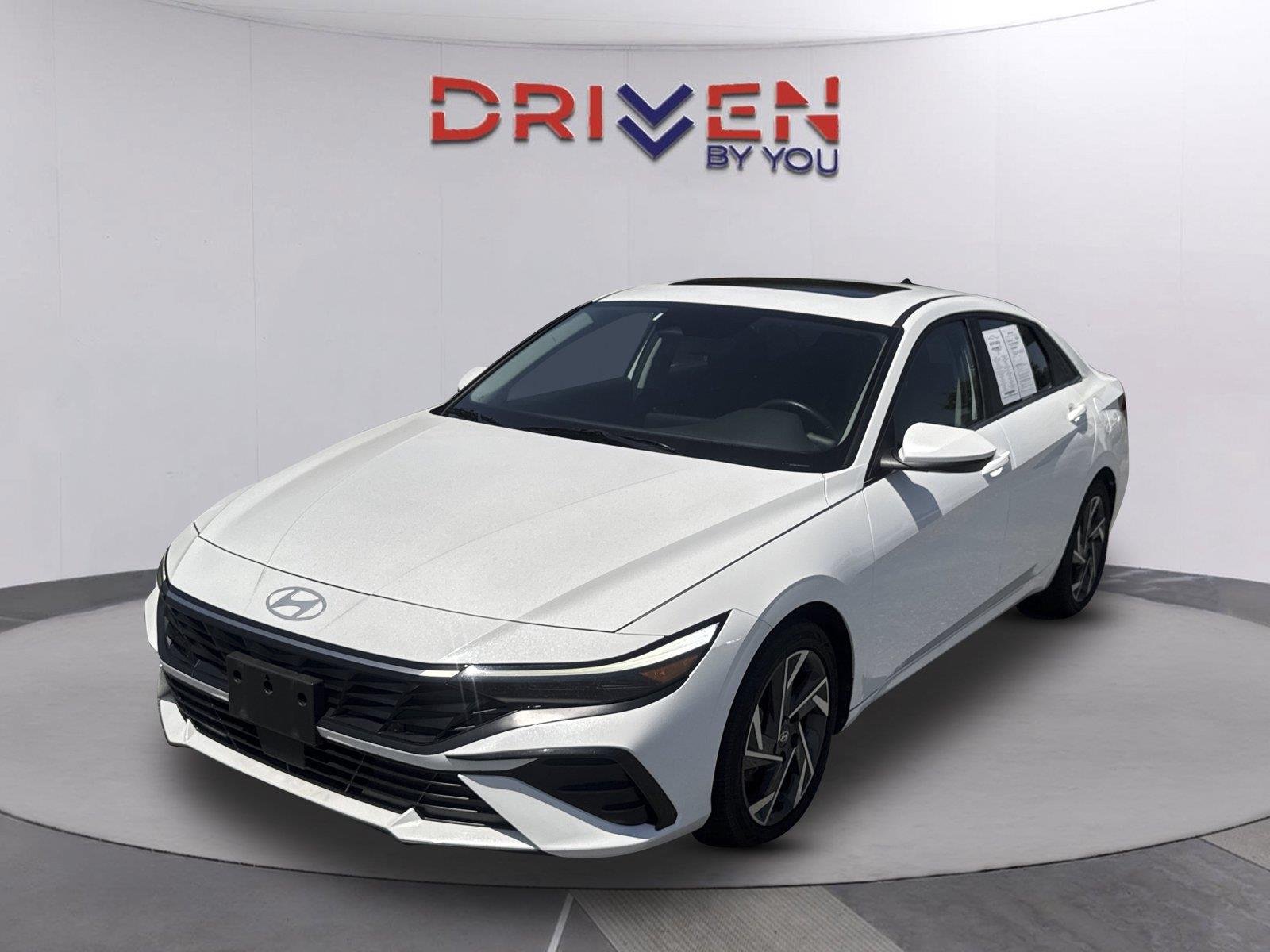 Used 2025 Serenity White Hyundai SEL Convenience image 8