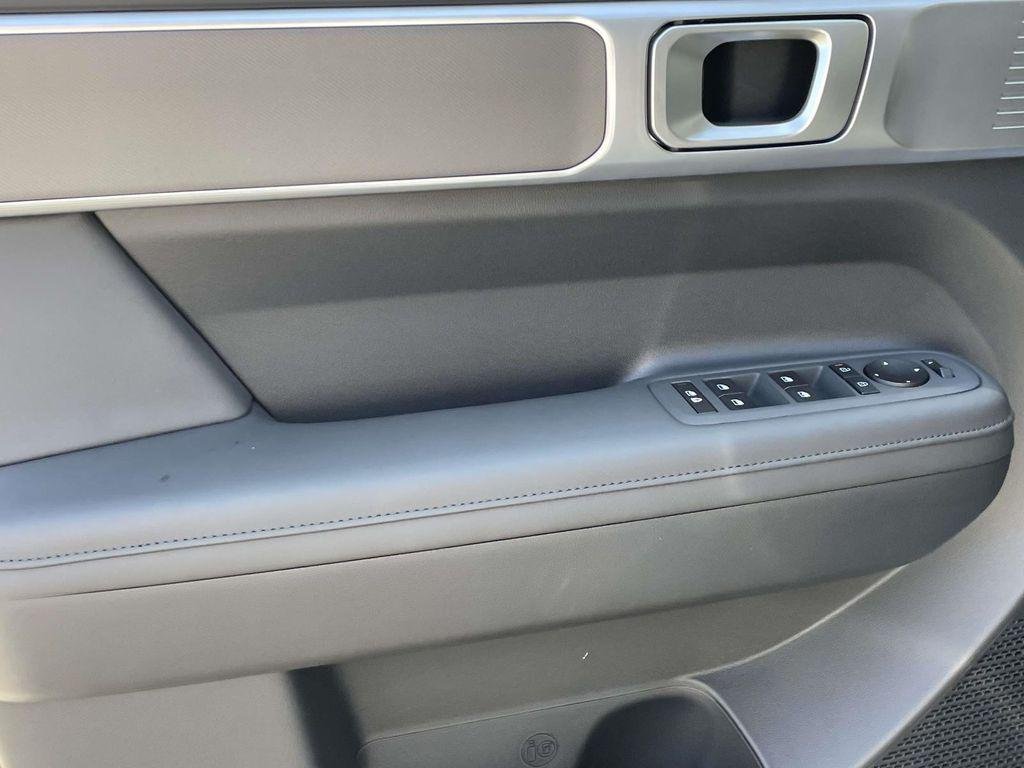 New 2027 White Hyundai SEL AWD image 19