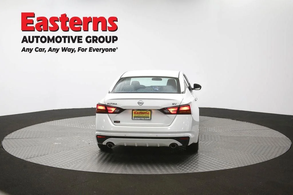 Used 2024 White Nissan 2.5 SV image 40