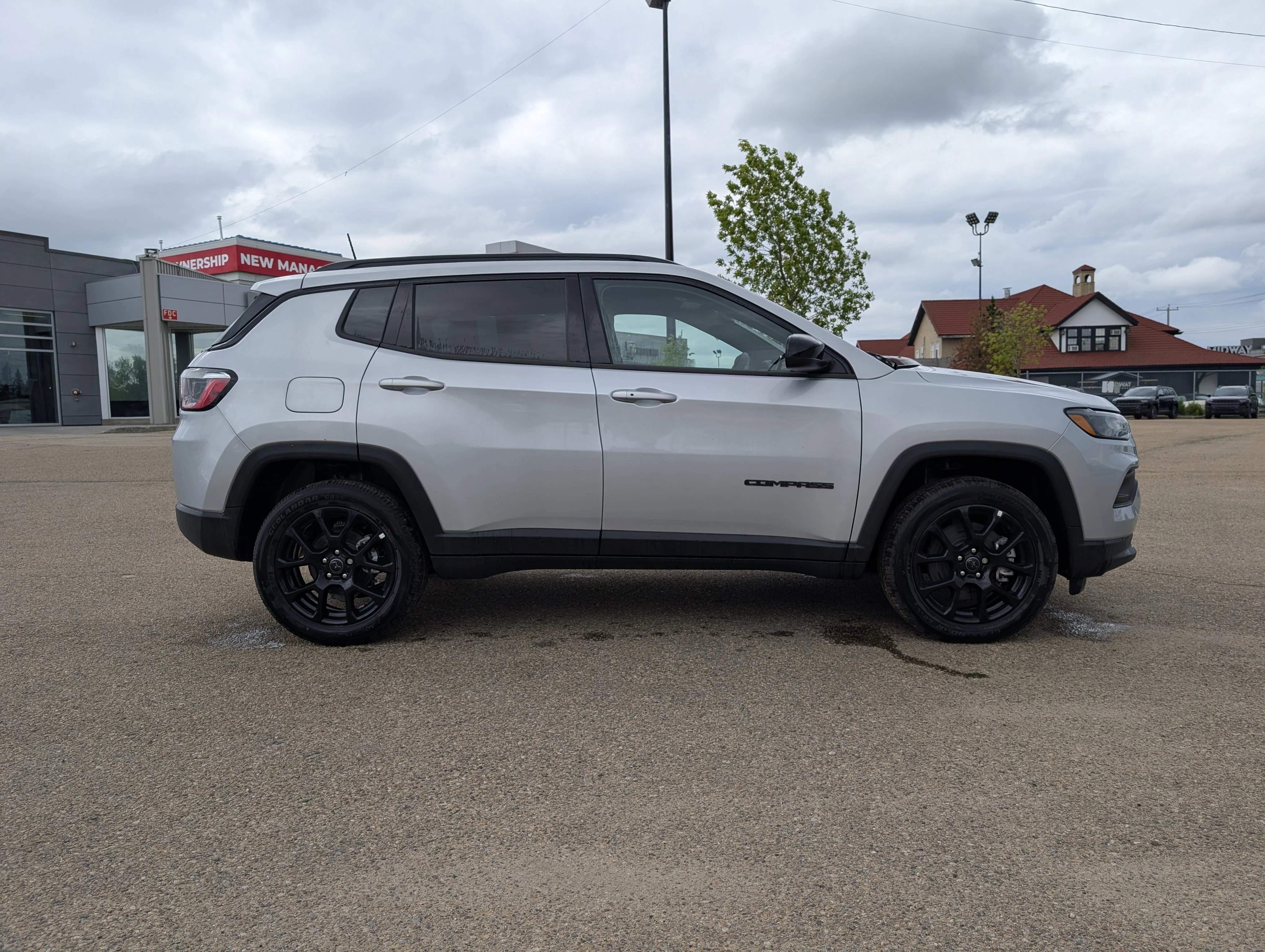 New 2026 Silver Zynith Metallic Jeep North image 8