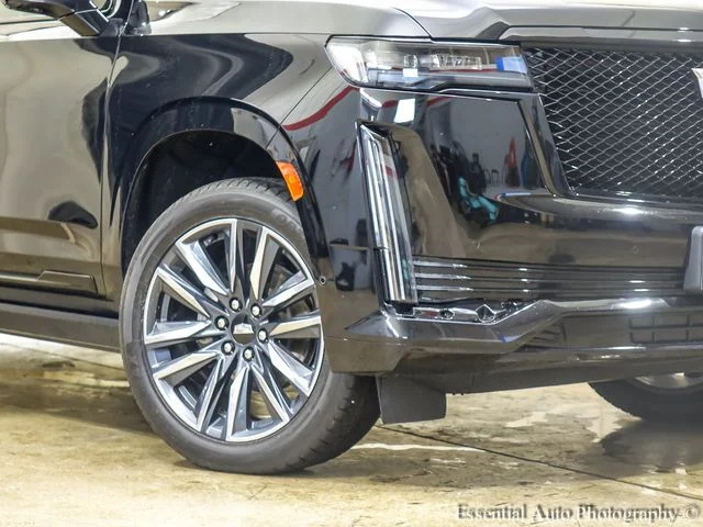 Used 2021 Black Cadillac Sport image 4