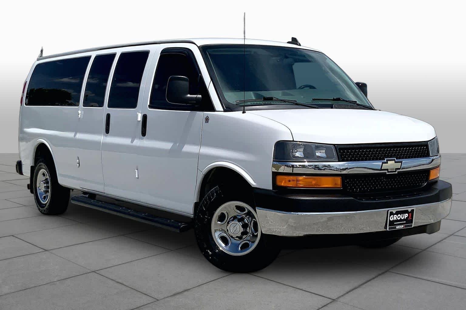 Pre-Owned 2018 Chevrolet Express Passenger LT