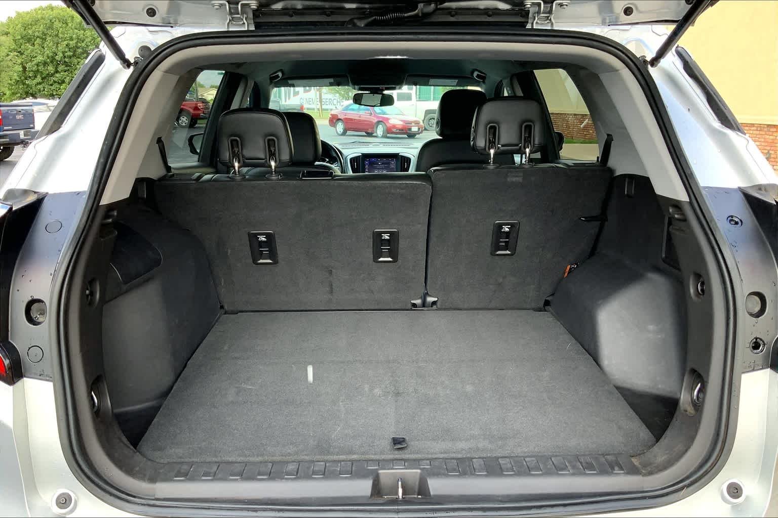 Used 2018 Quicksilver Metallic GMC SLT image 33