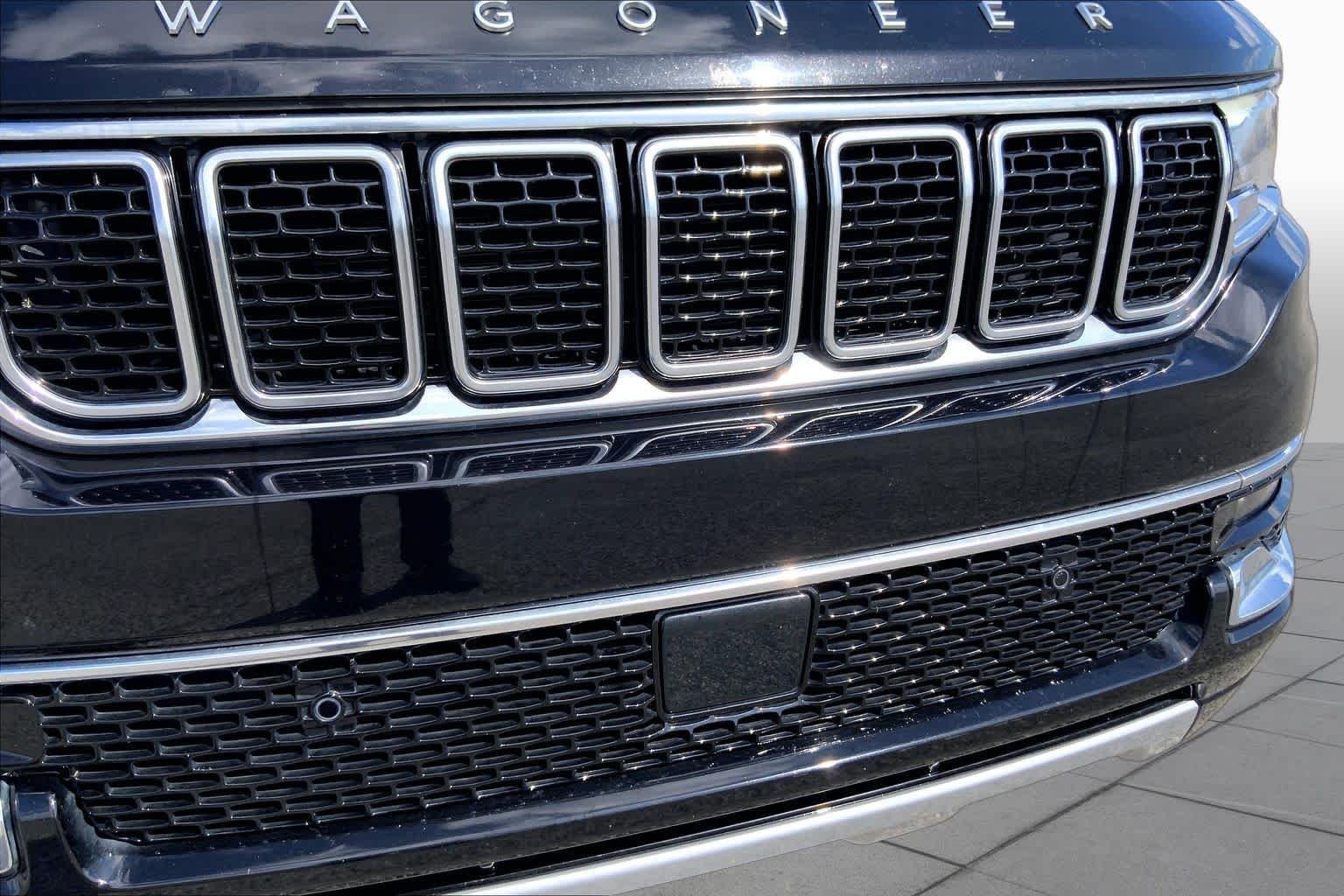 Used 2024 Diamond Black Crystal Pearlcoat Jeep Series II image 29