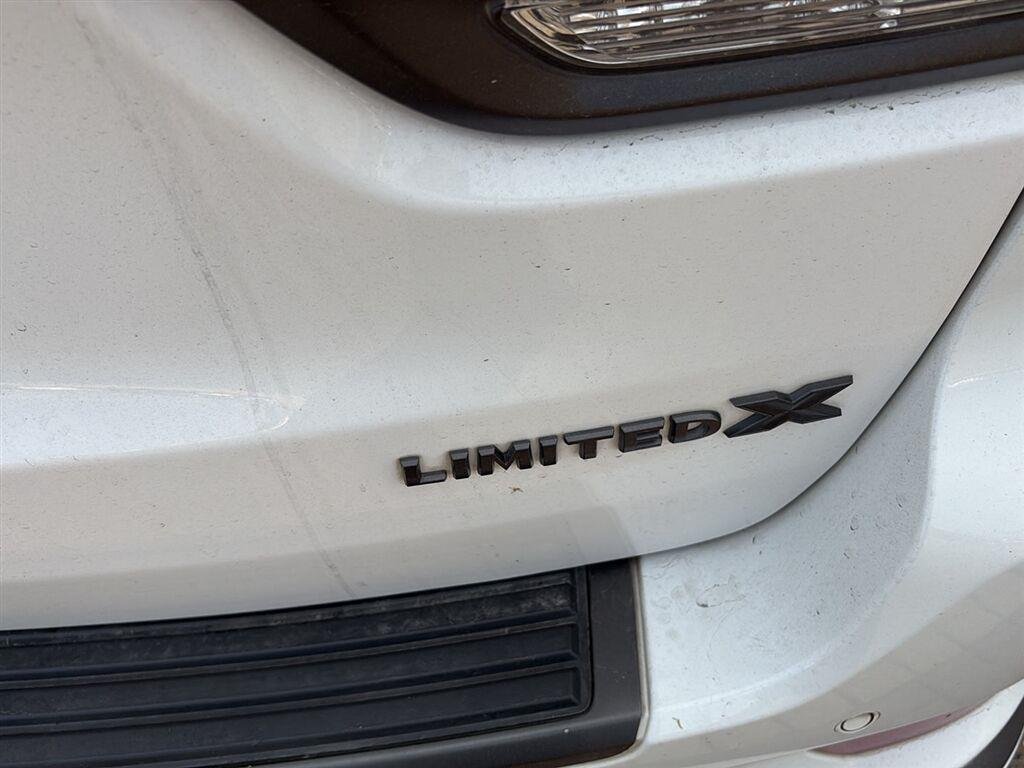 Used 2019 Bright White Clearcoat Jeep Limited X image 5