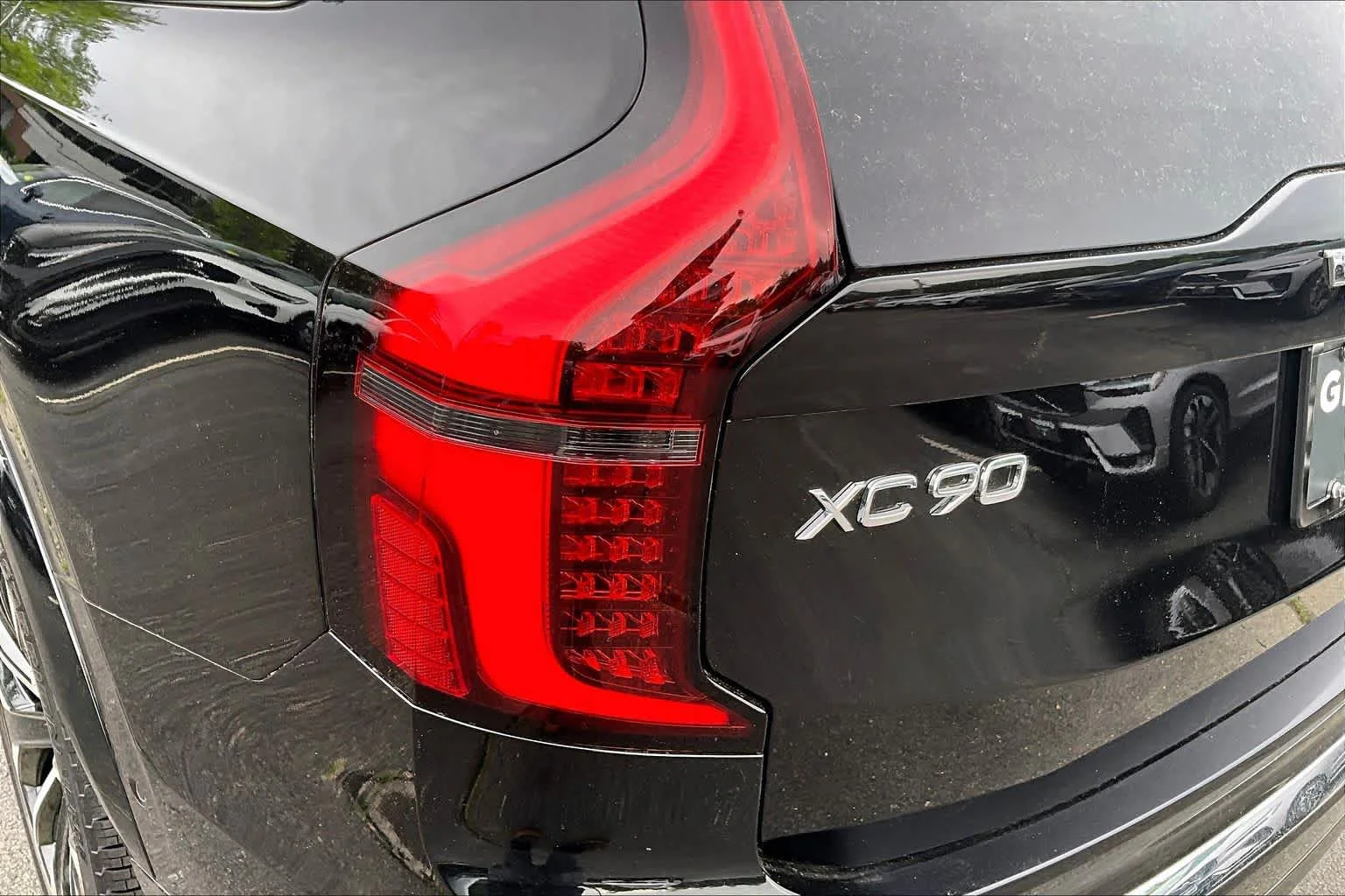 New 2026 Onyx Black Volvo Plus image 5