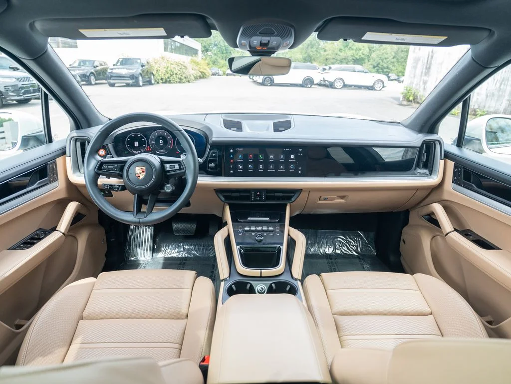 Used 2024 White Porsche Base image 18