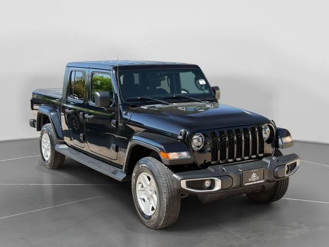 Used 2022 Black Jeep Sport image 4