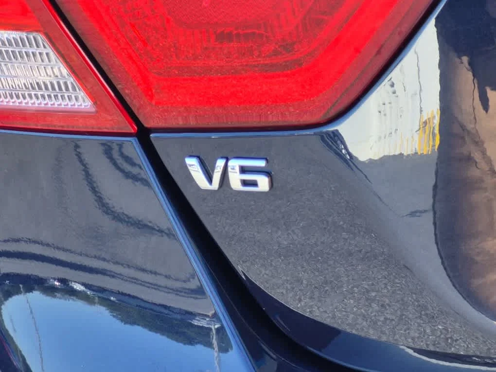 Used 2019 Blue Velvet Metallic Chevrolet LS image 21