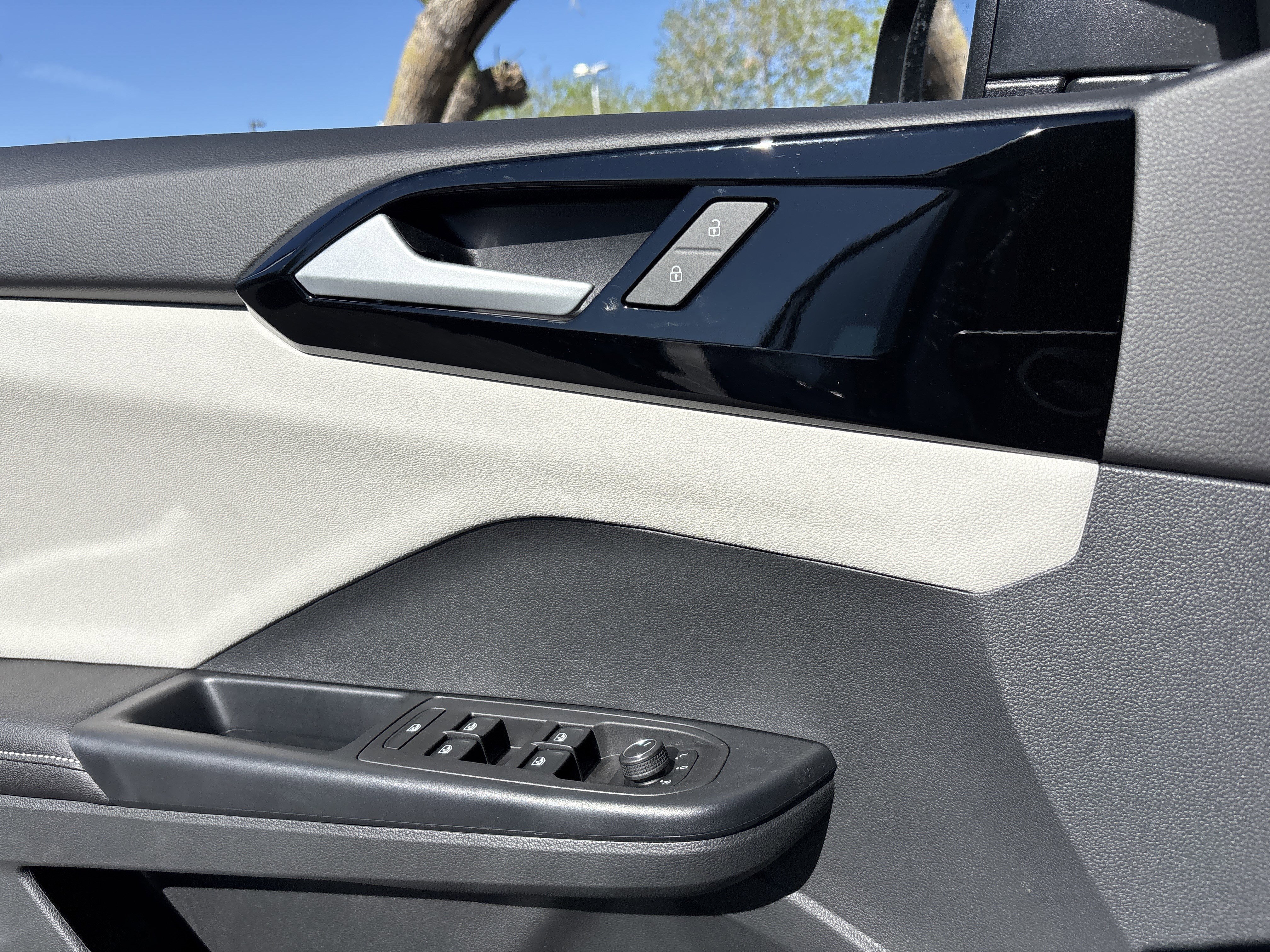 New 2026 Pyrite Silver Metallic Volkswagen S image 17