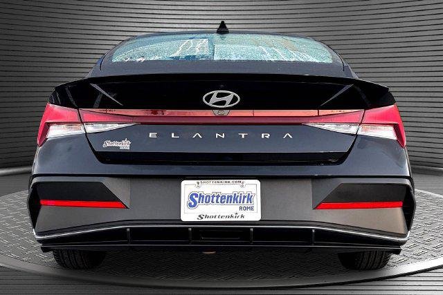 New 2026 Black Hyundai SEL Sport Plus image 4