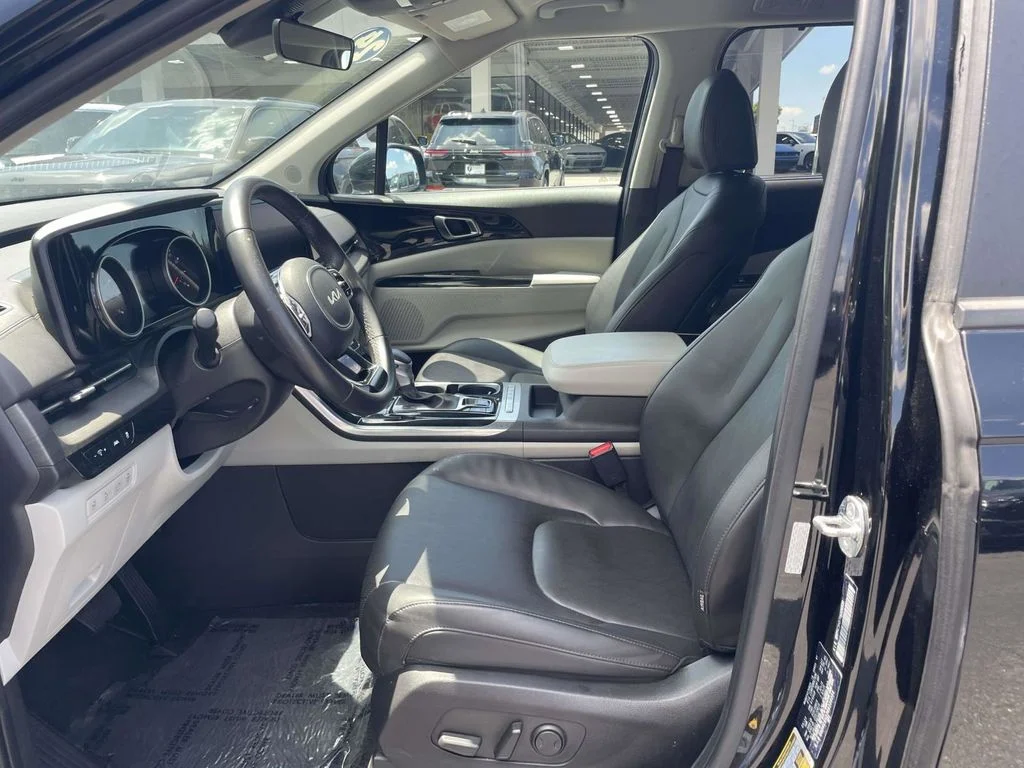 Used 2024 Black Kia EX image 25